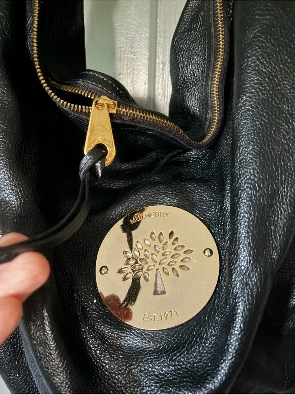 Mulberry Daria Hobo Large Black Leather Hobo with Gold Medallion So Lovely
